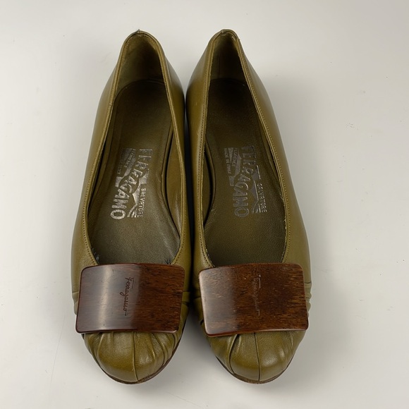 Salvatore Ferragamo | Olive Green Leather Wood Accent Ballet Flats 1970s 4.5 - Picture 2 of 12